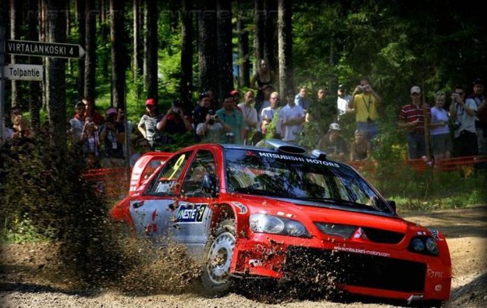 Awesome Racing Photos (122 pics)