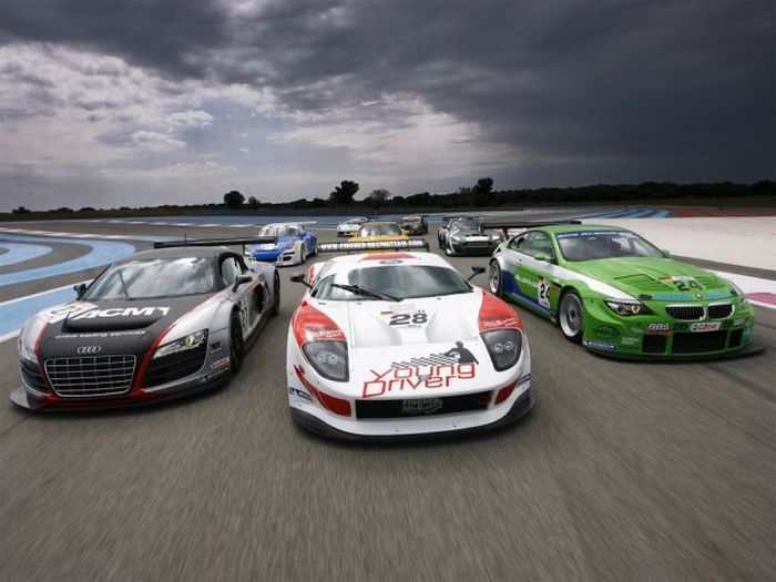 Awesome Racing Photos (122 pics)