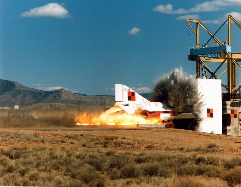 Space Shuttle Crash Test (3 pics)
