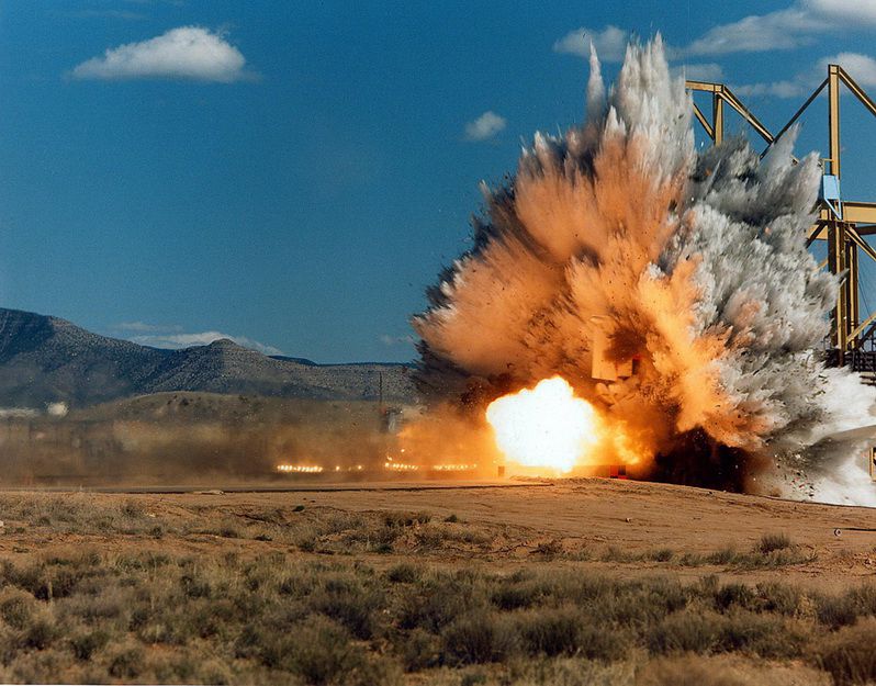 Space Shuttle Crash Test (3 pics)