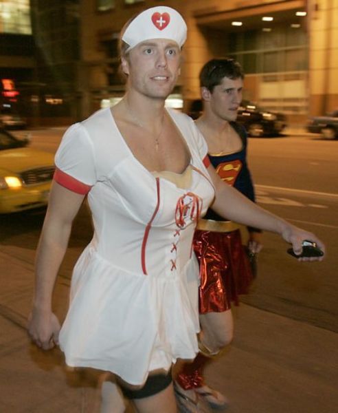 Famous Athletes in Costumes (29 pics)