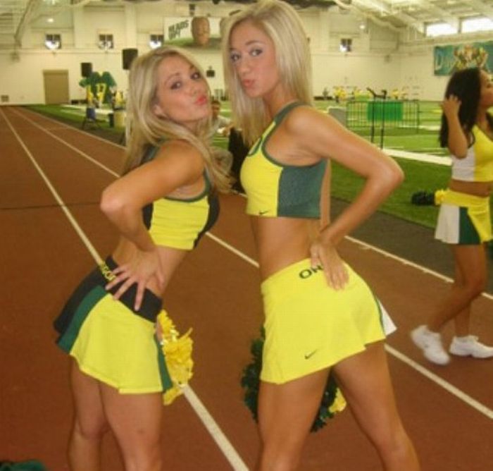 Oregon Cheerleaders (62 pics)