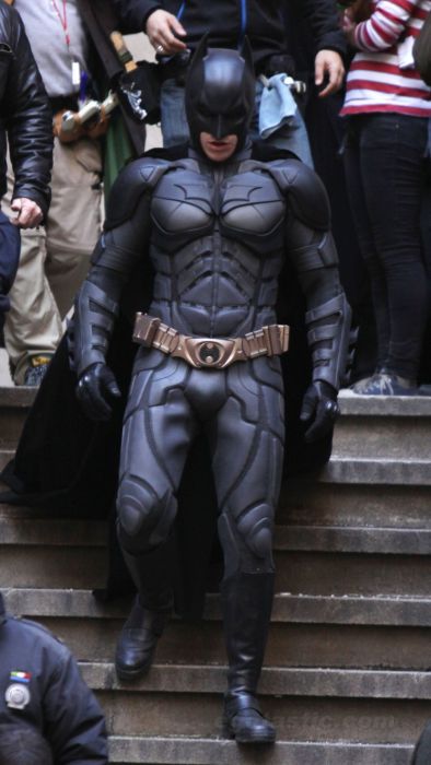 Photos from the Set of The Dark Knight Rises (27 pics)