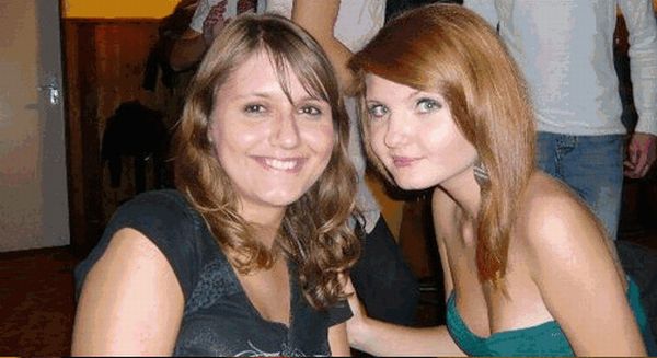 Girl with Consistent Smile (13 pics + 1 gif)