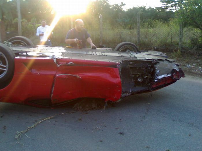 Crashed Ferrari F430 (13 pics + video)