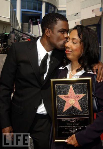 Celebrities and Their Mothers (32 pics)