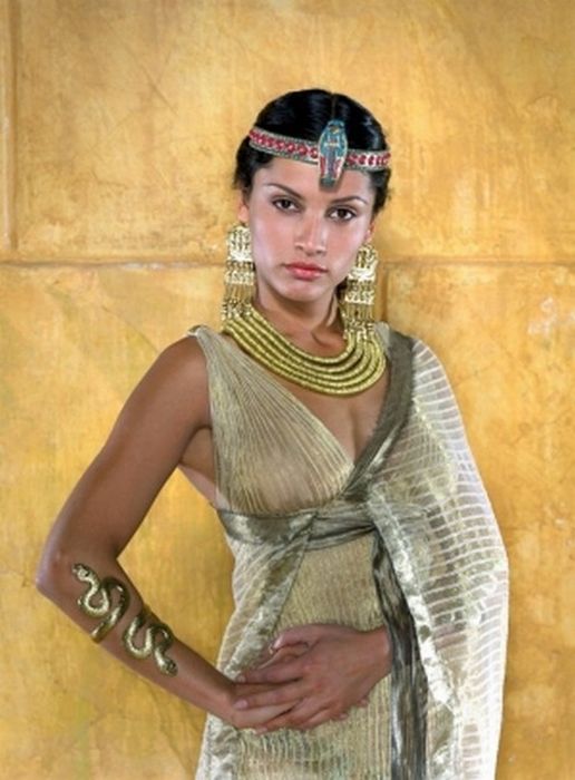 Women Who Played Cleopatra 14 Pics