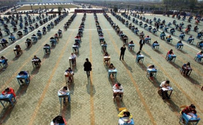 How They Fight Cheating in Chinese Schools (3 pics)