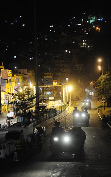 Brazilian Police vs Drug Traffickers. Part 2 (12 pics)