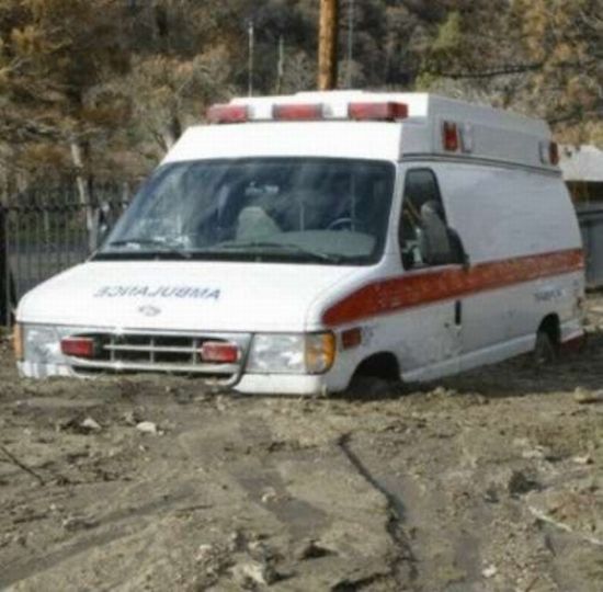 Ambulance Fails (22 pics)