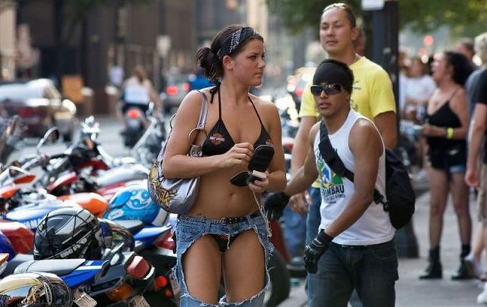 Men Caught Staring (43 pics + 1 gif)