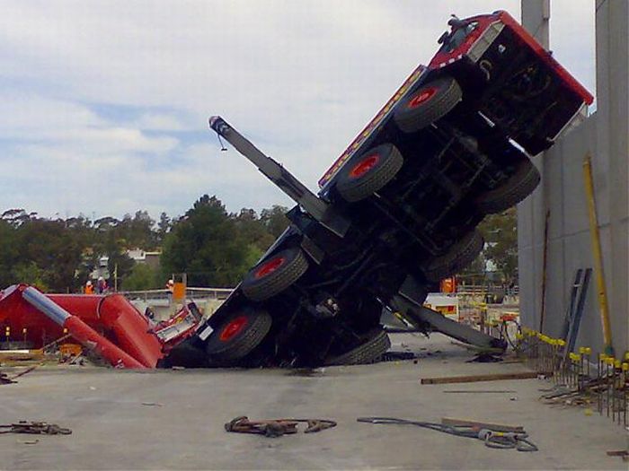 Crane Fail in Australia (7 pics)