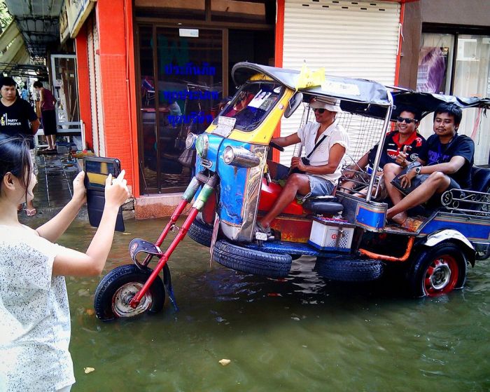 Thai Flood Hacks (29 pics)