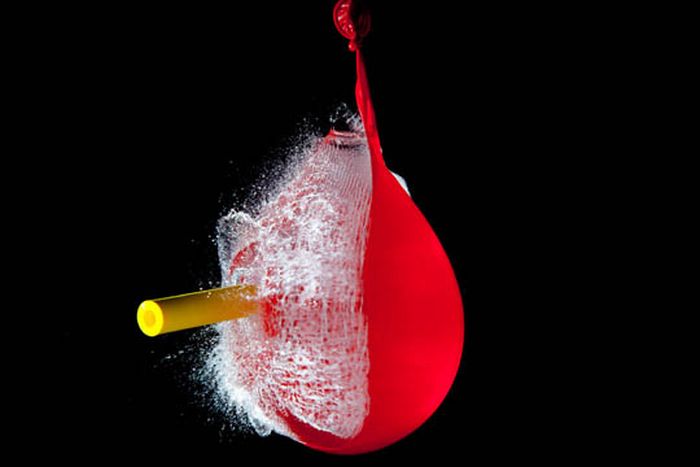 Water Balloon Bursting Photos (38 pics)