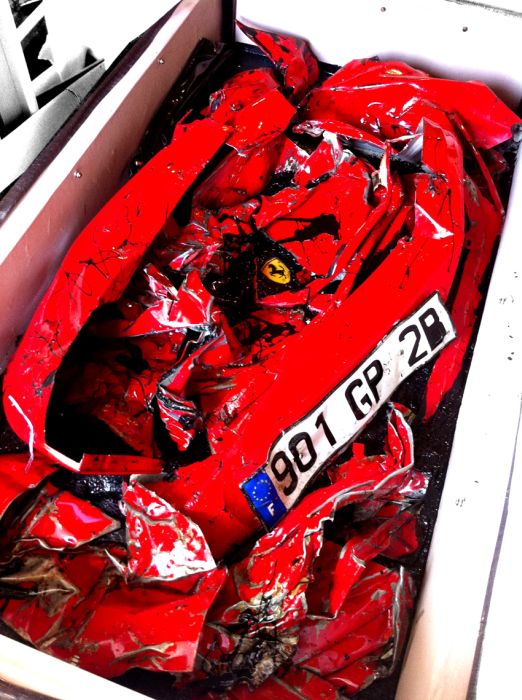 Crashed Ferrari Table (12 pics)