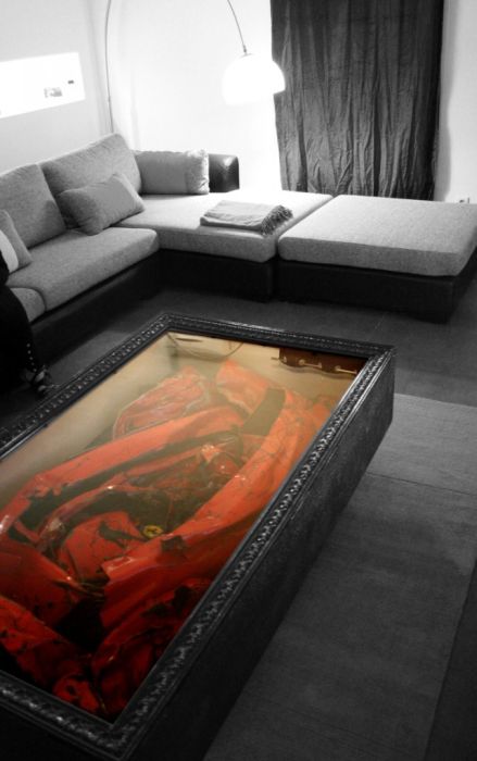 Crashed Ferrari Table (12 pics)