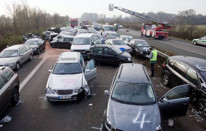 52-Vehicle Pile-up on a German Highway A31 (15 pics)