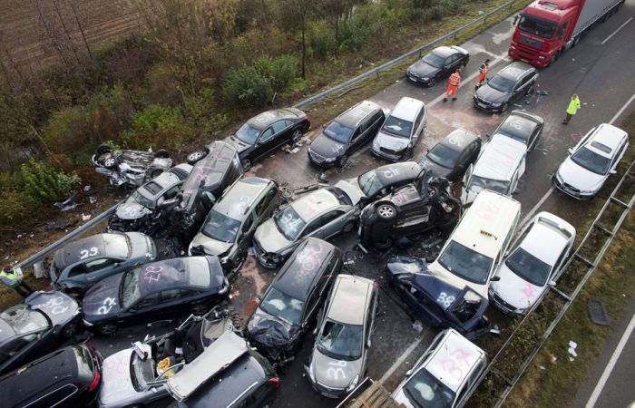 52-Vehicle Pile-up on a German Highway A31 (15 pics)