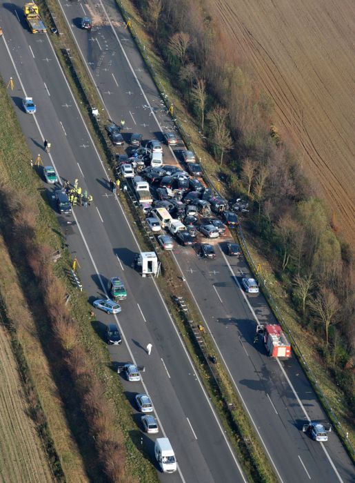 52-Vehicle Pile-up on a German Highway A31 (15 pics)
