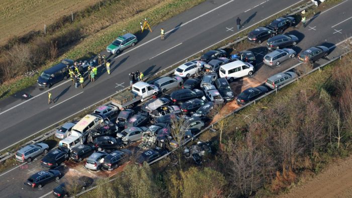 52-Vehicle Pile-up on a German Highway A31 (15 pics)