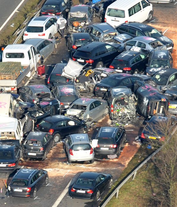 52-Vehicle Pile-up on a German Highway A31 (15 pics)
