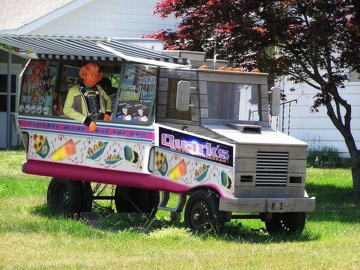 Ice Cream Trucks (84 pics)
