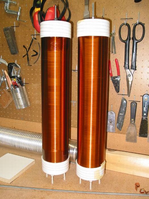 Twin Coils (24 pics)