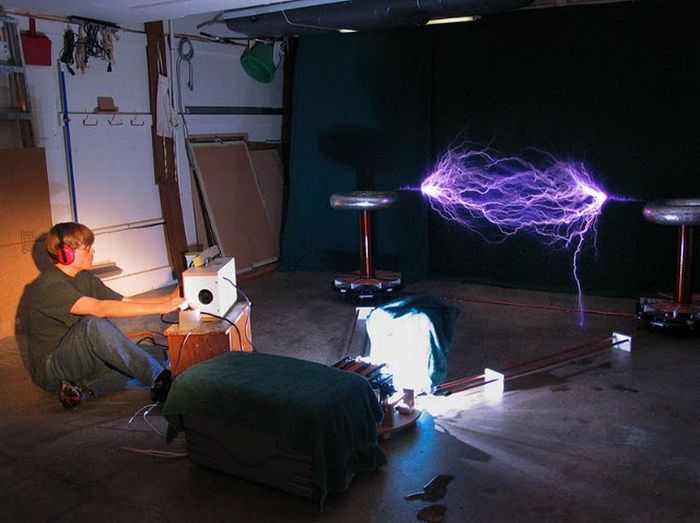 Twin Coils (24 pics)