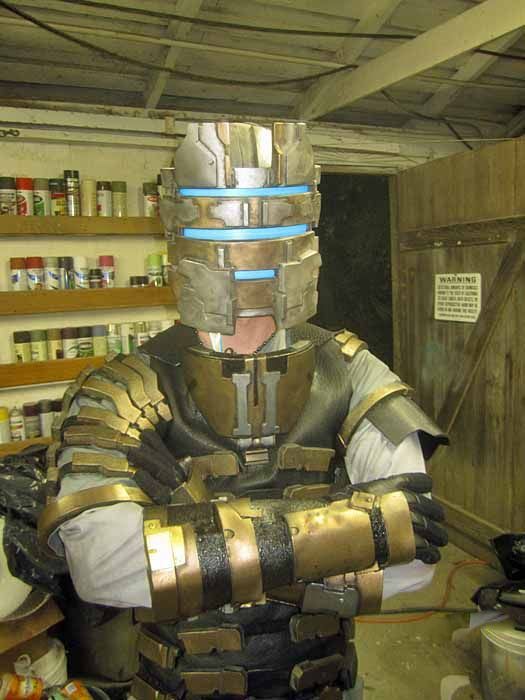 Awesome Dead Space 2 Cosplay Suit (23 pics)