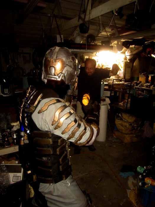 Awesome Dead Space 2 Cosplay Suit (23 pics)