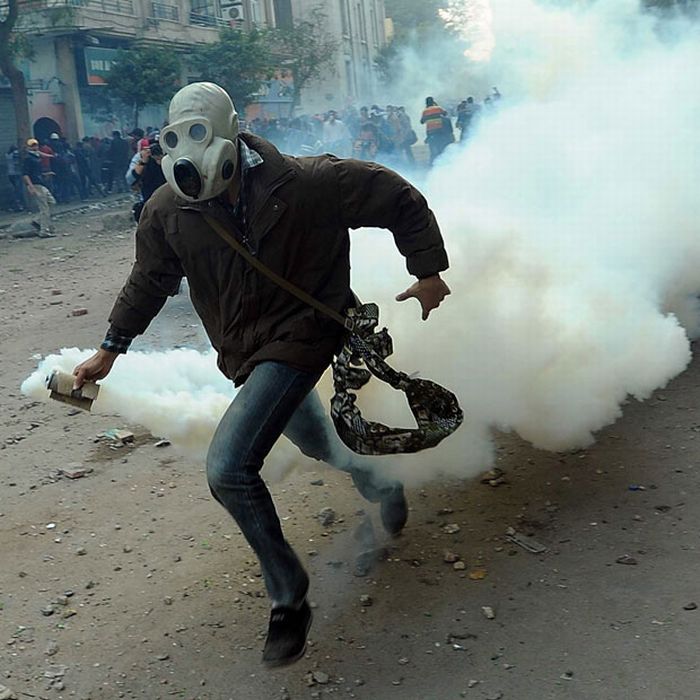 How Protesters In Egypt Protect Themselves (26 pics)