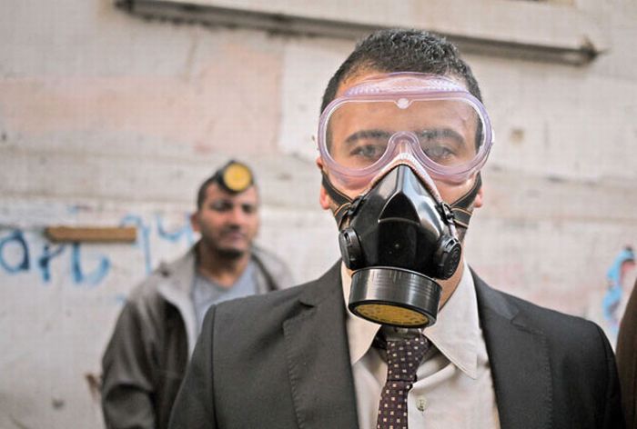 How Protesters In Egypt Protect Themselves (26 pics)