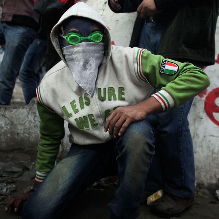 How Protesters In Egypt Protect Themselves (26 pics)