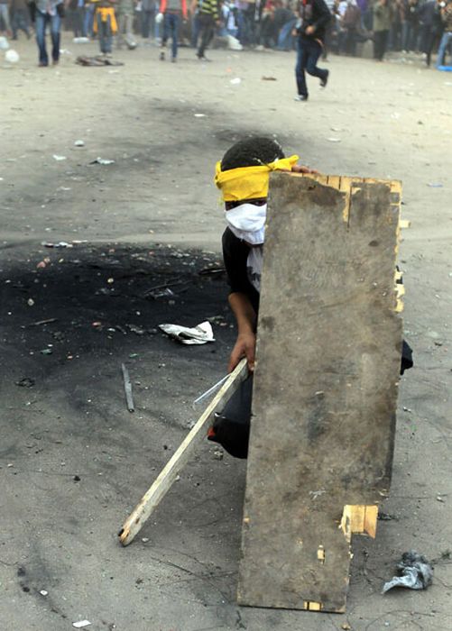 How Protesters In Egypt Protect Themselves (26 pics)