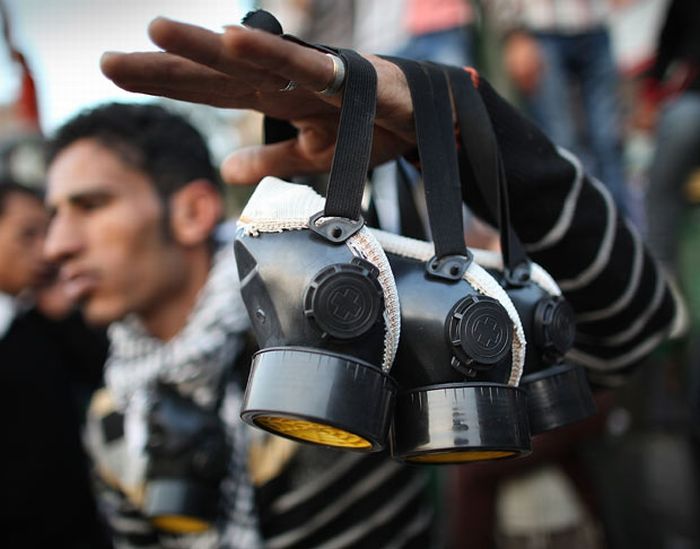 How Protesters In Egypt Protect Themselves (26 pics)
