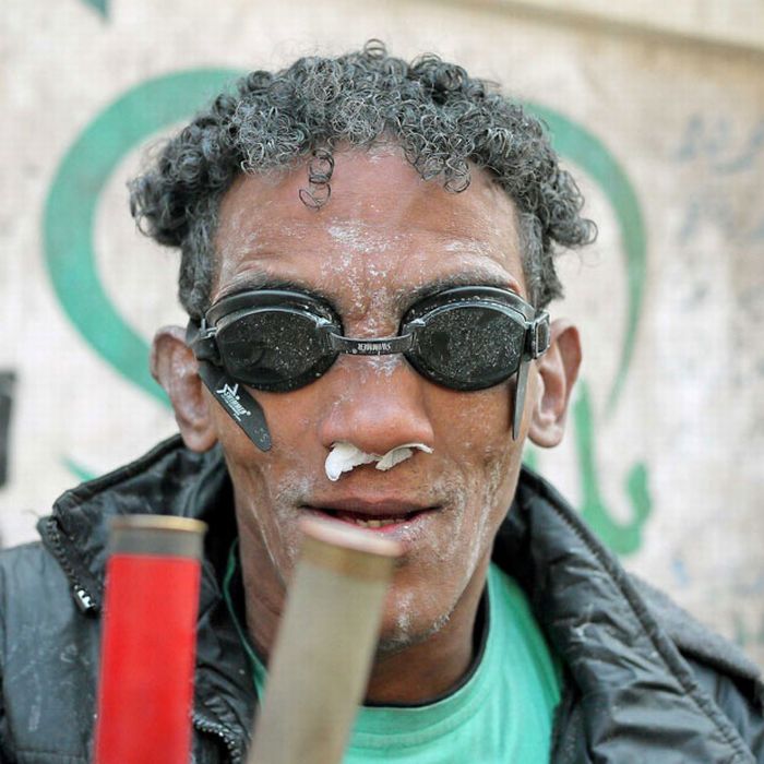 How Protesters In Egypt Protect Themselves (26 pics)