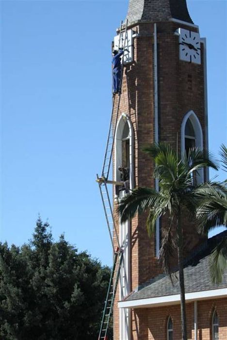 Crazy City Workers in South Africa (4 pics)