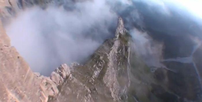 Base Jump Fall Sessions 2011 Le Blond (video)