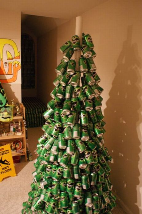 DIY: Empty Can Christmas Tree (11 pics)