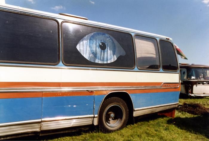 Vehicles of Traveling Artists (105 pics)