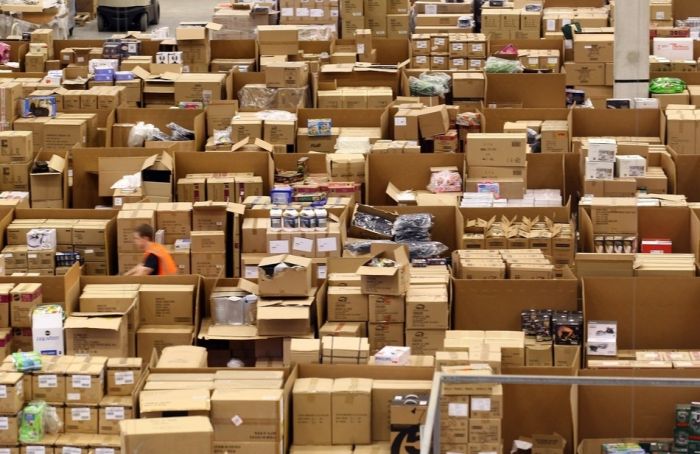 Inside Amazon.com Warehouse (12 pics)