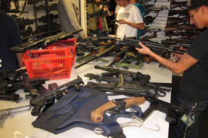 Hollywood Prop Warehouse (49 pics)
