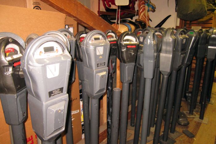 Hollywood Prop Warehouse (49 pics)