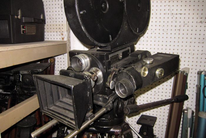Hollywood Prop Warehouse (49 pics)