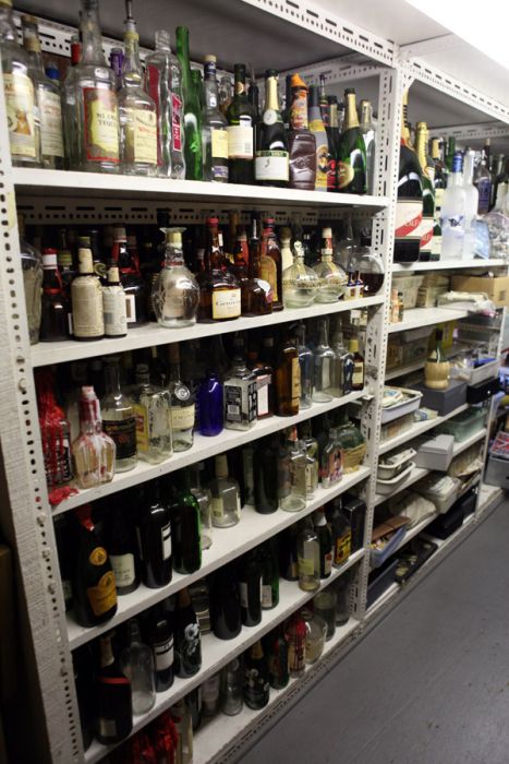 Hollywood Prop Warehouse (49 pics)