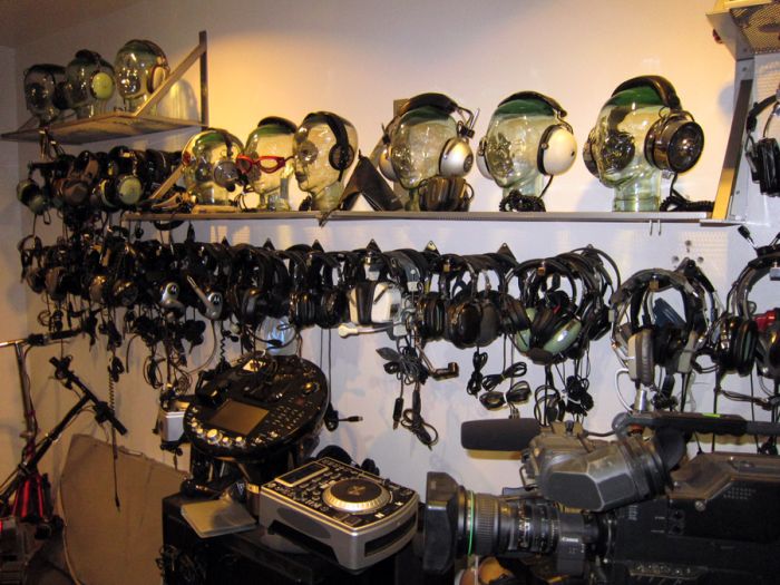 Hollywood Prop Warehouse (49 pics)