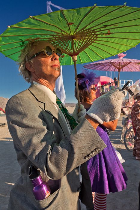 People Getting Married at Burning Man (20 pics)