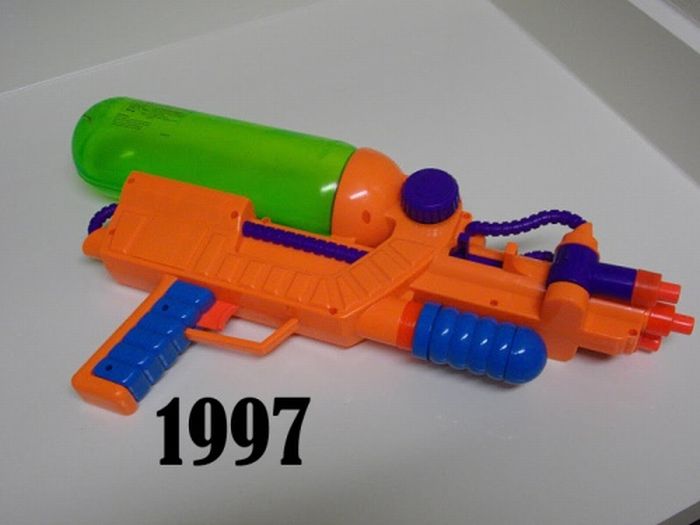 Super Soakers from ’91 -’11 (20 pics)
