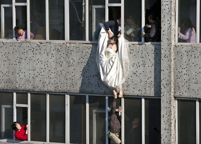 The 45 Most Powerful Images Of 2011 (45 pics)