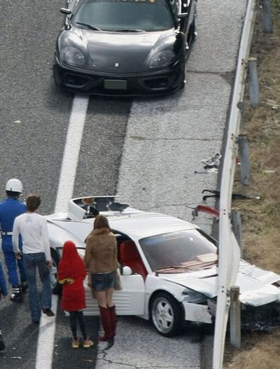 Massive Supercar Crash in Japan (10 pics + video)